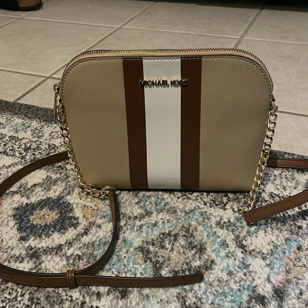 Micheal Kors small crossbody bag